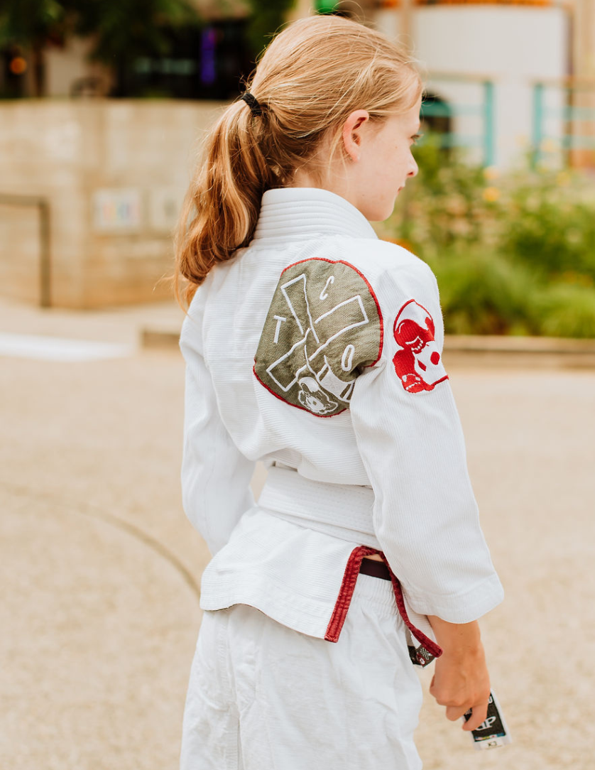 be x combat gear Tap Cancer Out x Inverted Gear CUB Kids Gi - White M3